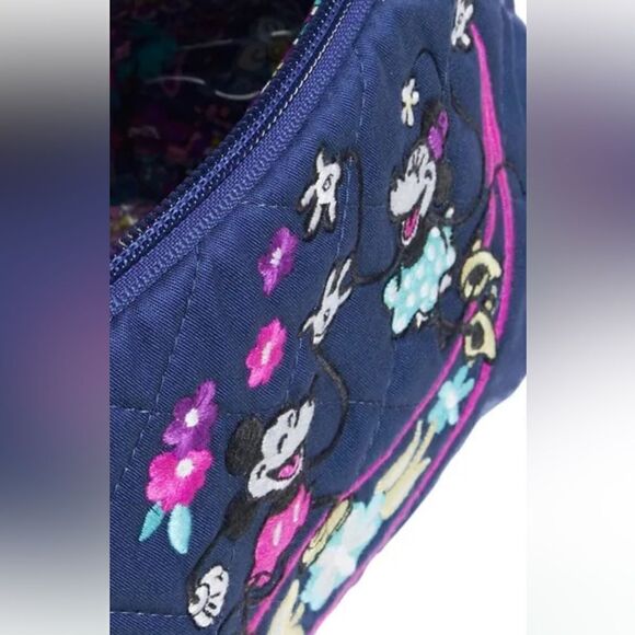 Vera Bradley Disney Clamshell Cosmetic Bag NWT - Picture 3 of 9